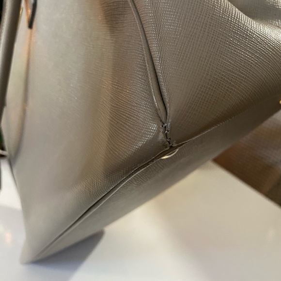 Sold ⚡️⚡️Authentic Prada Saffiano Lux  Tote Bag - Picture 14 of 16